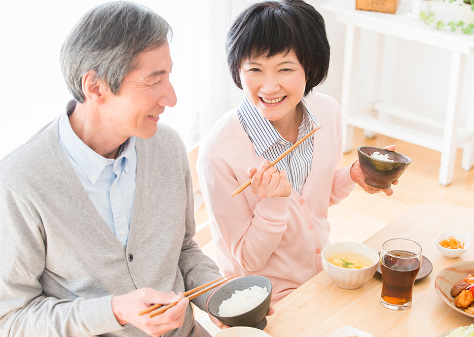 通常より長いインプラントで義歯を支える安定感