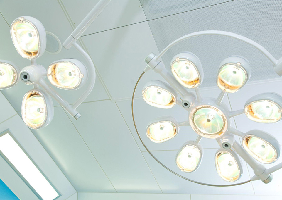 外科手術のリスクをともなう